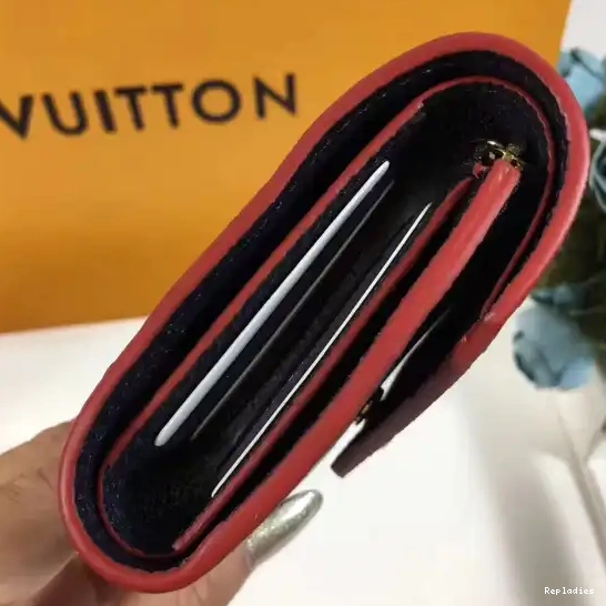Repladies offers premium fake Louis bags at unbeatable prices. Our products are cheap because we focus on direct sales Louis Victorine wallet Vuitton 0404